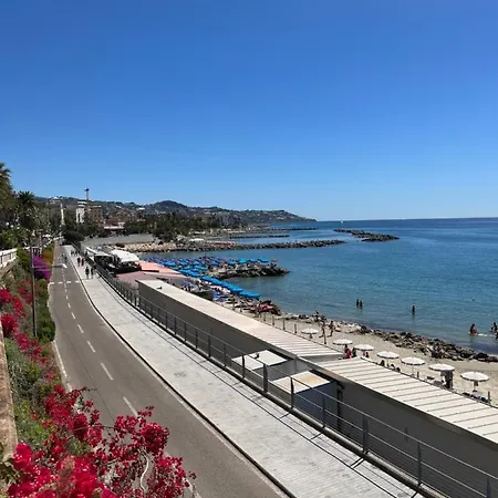 Da Mariella Vacanze Con Terrazzo * Σαν Ρέμο