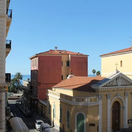 Da Mariella Vacanze Con Terrazzo * Σαν Ρέμο